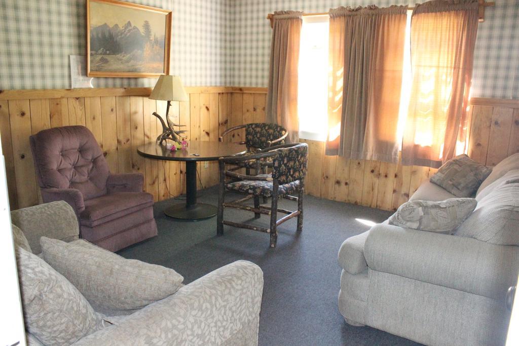 Twin Lakes Resort Бриджпорт Номер фото