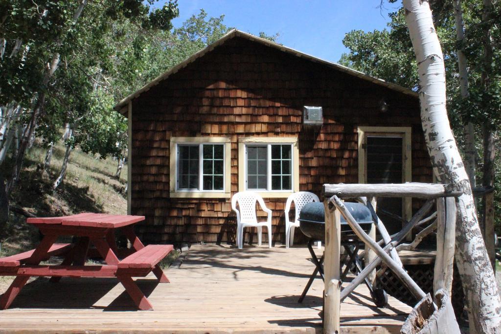 Twin Lakes Resort Бриджпорт Номер фото
