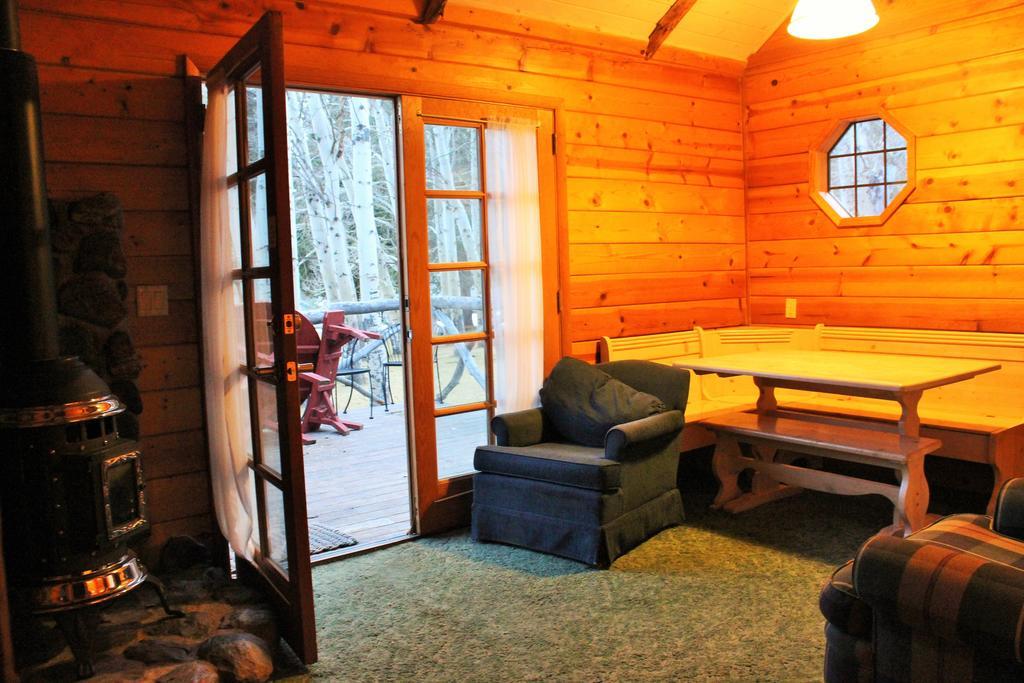 Twin Lakes Resort Бриджпорт Номер фото
